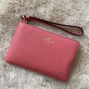 BNWT Coach Flamingo Pink Single Zip Wristlet